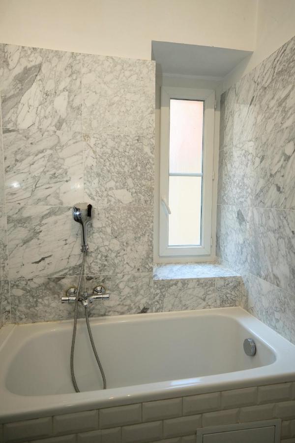 Lusso 5 Beds Central Apartment ニース エクステリア 写真