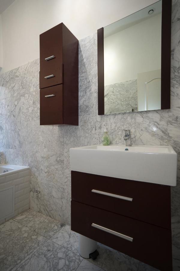 Lusso 5 Beds Central Apartment ニース エクステリア 写真