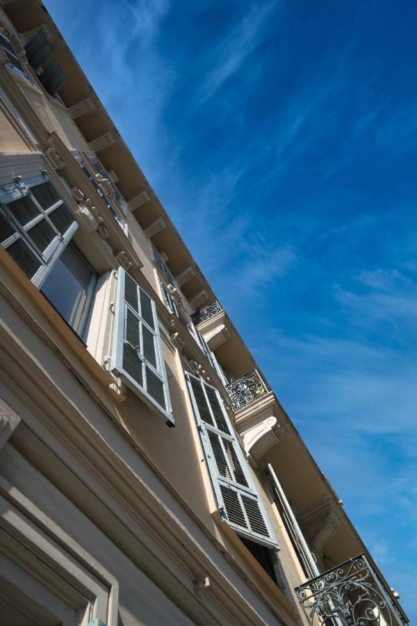 Lusso 5 Beds Central Apartment ニース エクステリア 写真
