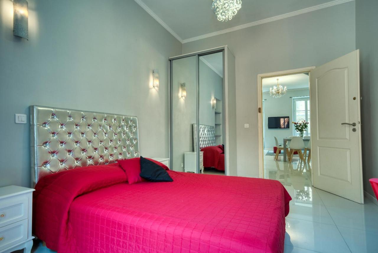 Lusso 5 Beds Central Apartment ニース エクステリア 写真